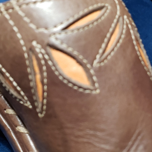 Frye slide on leather heeled clog mule cutout 🔥 - Picture 9 of 9